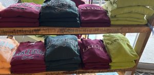 LAKEGIRL Crew - Cranberrry - Image 2